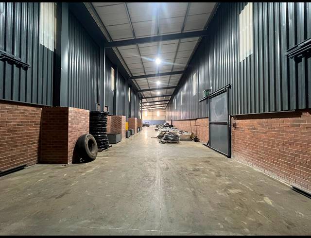 2,865M² WAREHOUSE TO LET IN KNOPJESLAAGTE